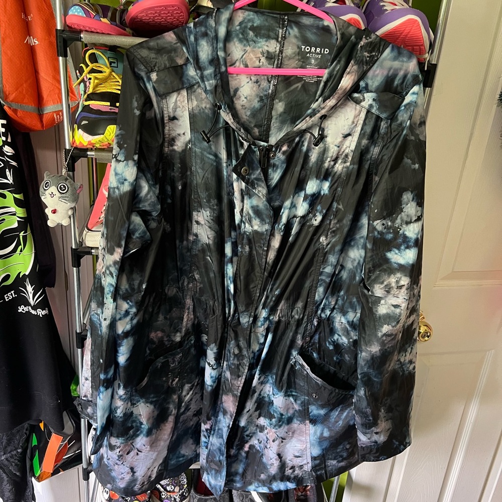 Like new torrid windbreaker 3XL